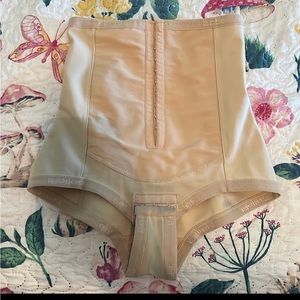 Bellefit Girdle. Size S